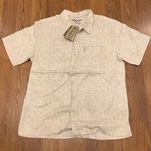 Columbia Men’s Button Up Short Sleeve Casual Shirt Men’s Large Tan/White NWT!